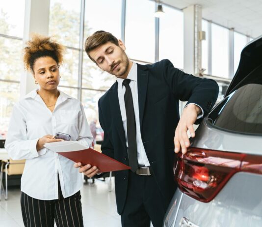 Comment acheter une voiture d’occasion en ligne en toute sérénité ?