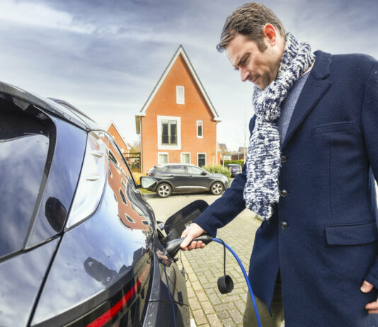 Guide complet des bornes de recharge de voiture électrique borne recharge véhicule électrique