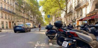 Assurance moto : pourquoi le lieu de stationnement influence fortement votre devis stationnement-moto