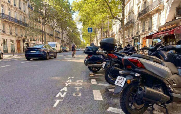 stationnement-moto stationnement-moto