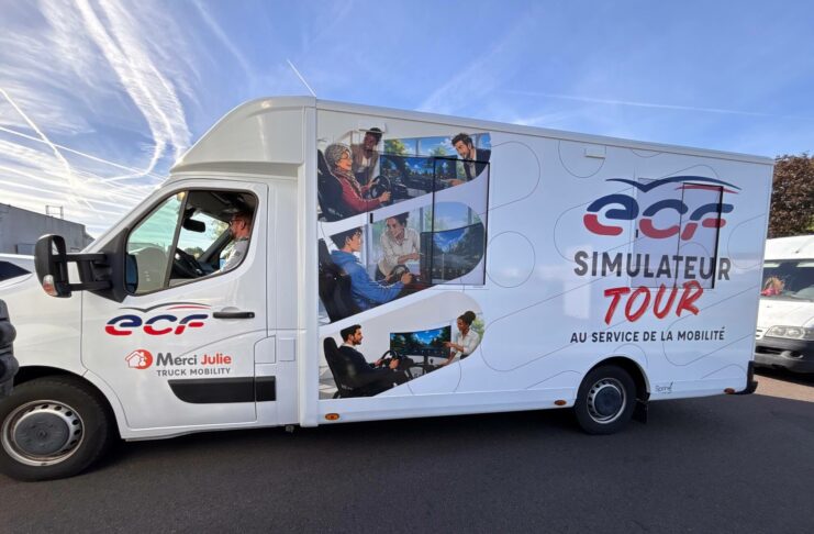 Semaine Bleue : ECF lance un camion itinérant pour sensibiliser les seniors à la conduite Semaine Bleue Simulateur Tour